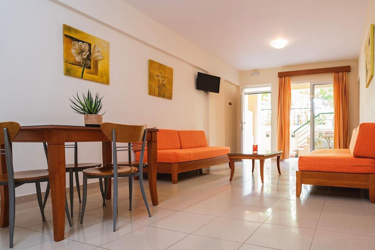 Helios Apartments Kato Daratso Bilik gambar