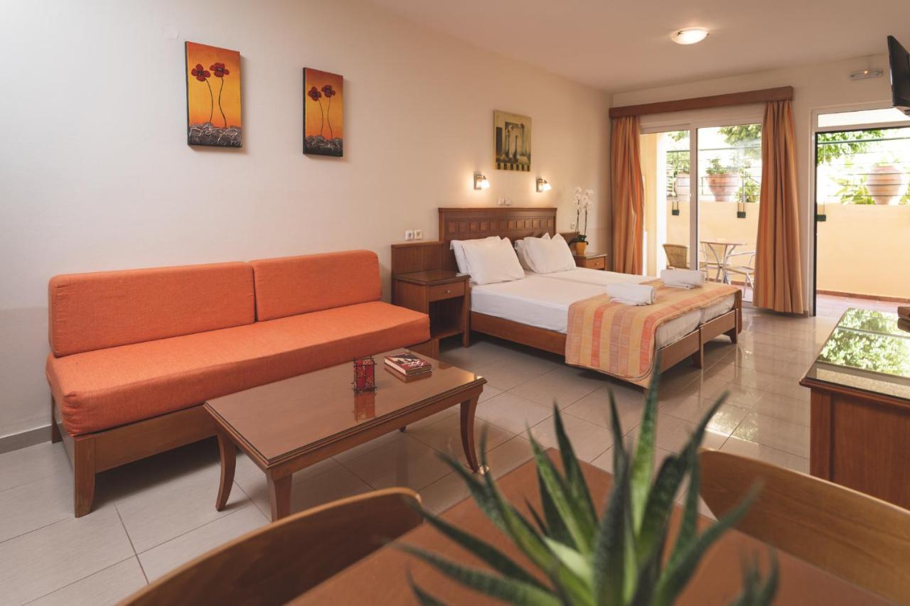 Helios Apartments Kato Daratso Bilik gambar