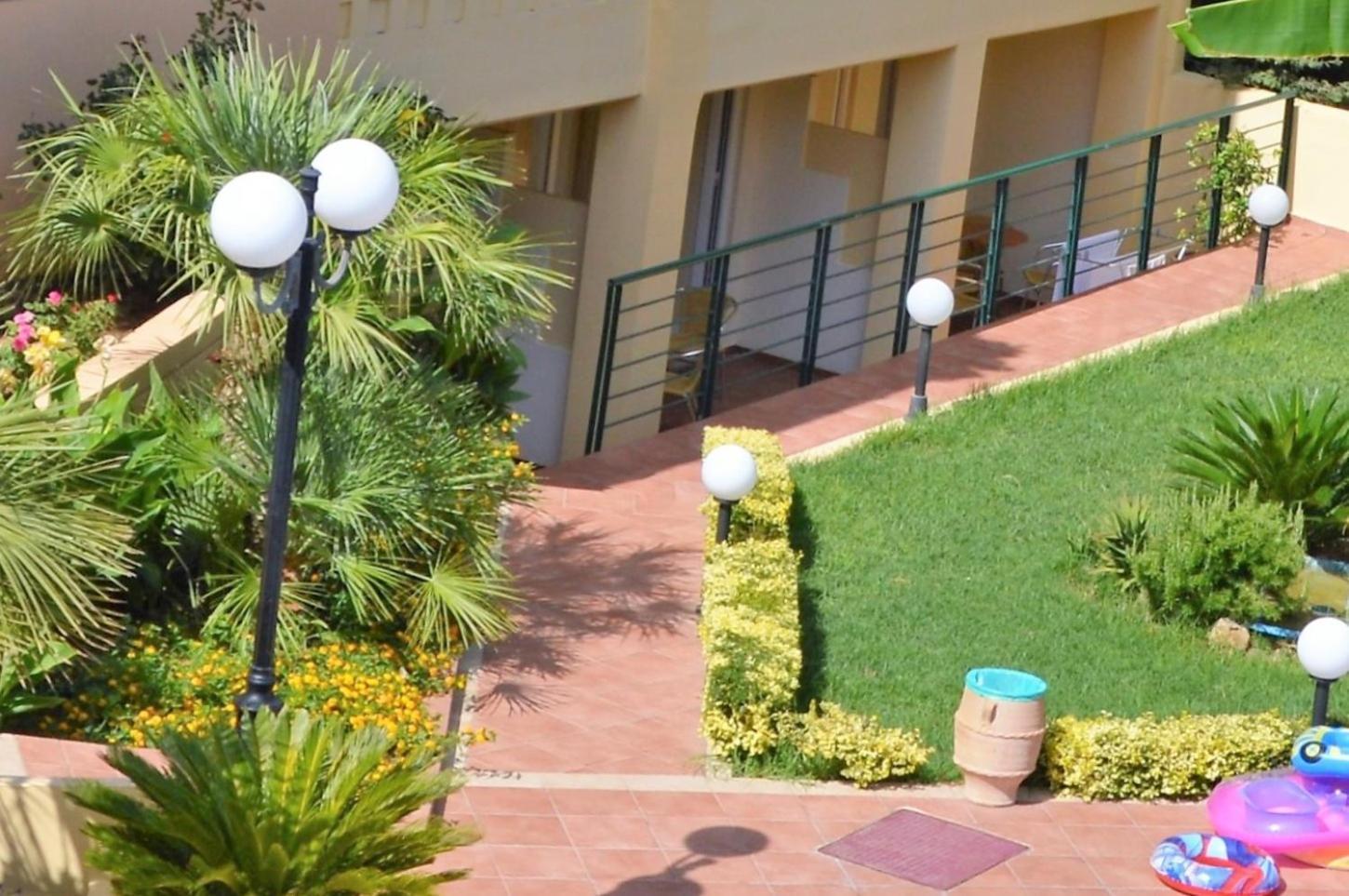 Helios Apartments Kato Daratso Bilik gambar
