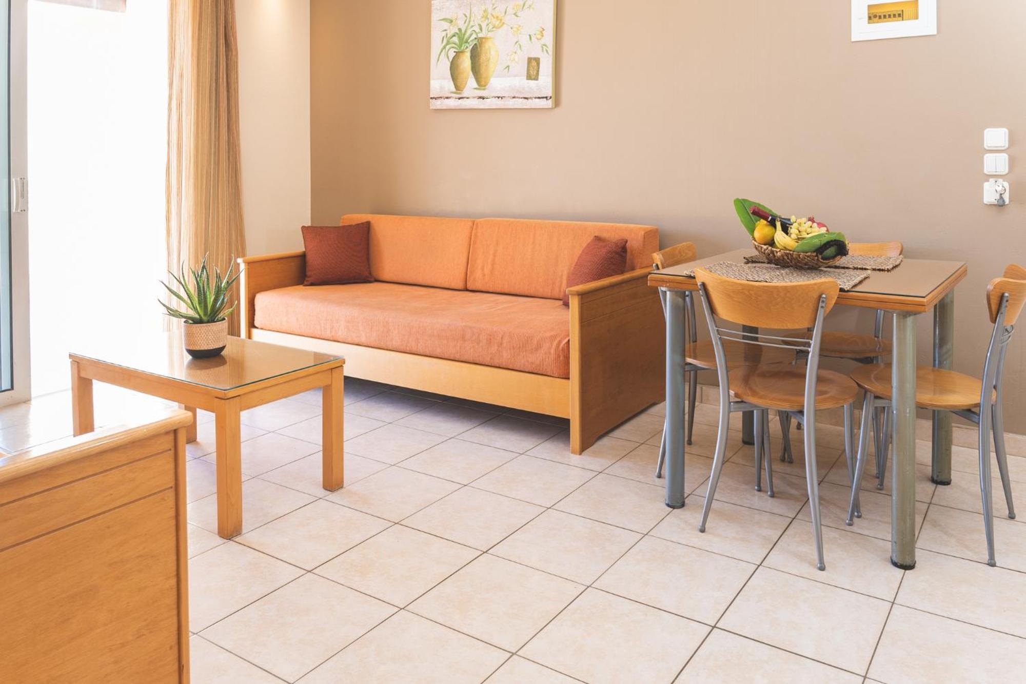 Helios Apartments Kato Daratso Bilik gambar