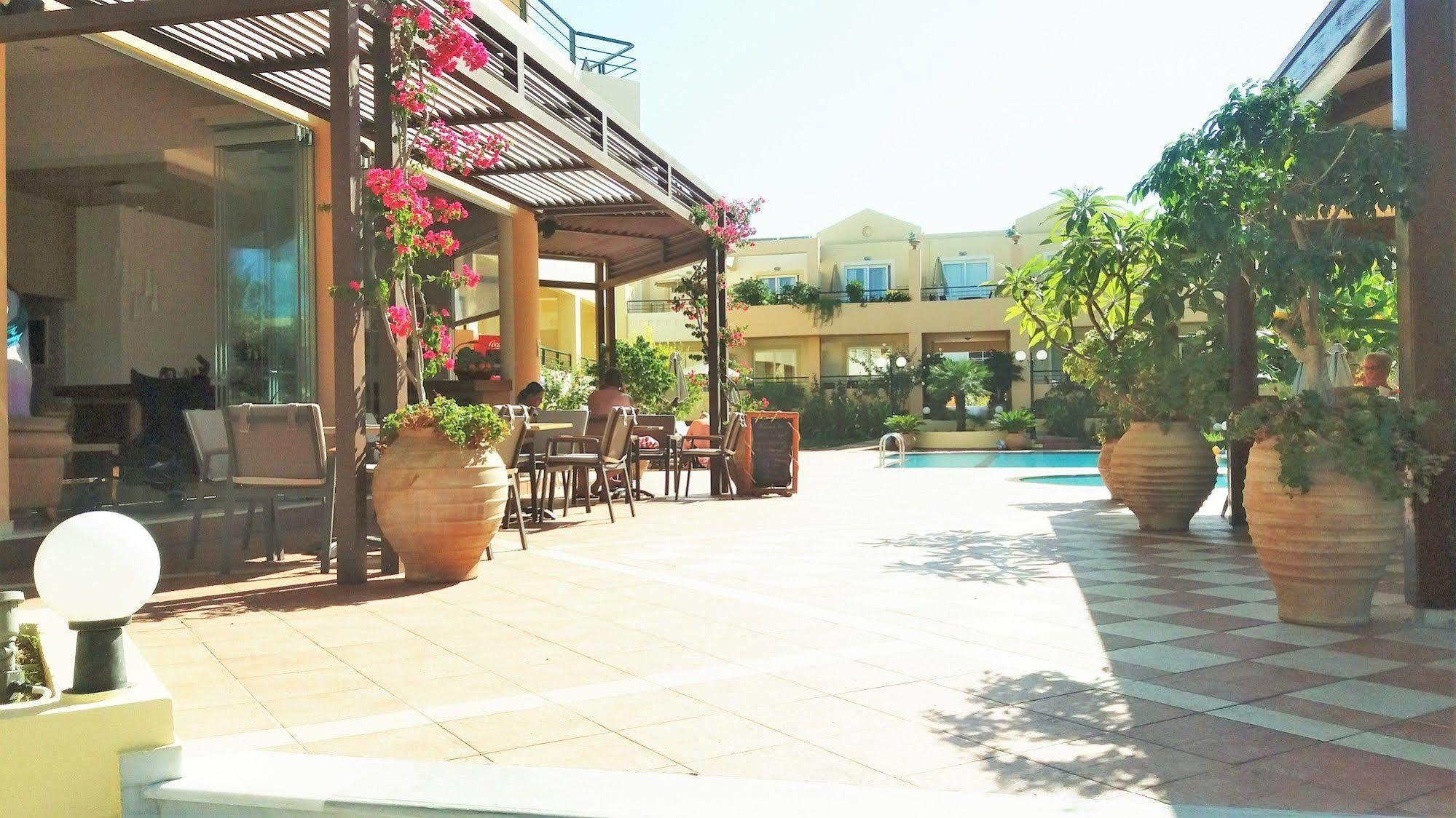 Helios Apartments Kato Daratso Luaran gambar