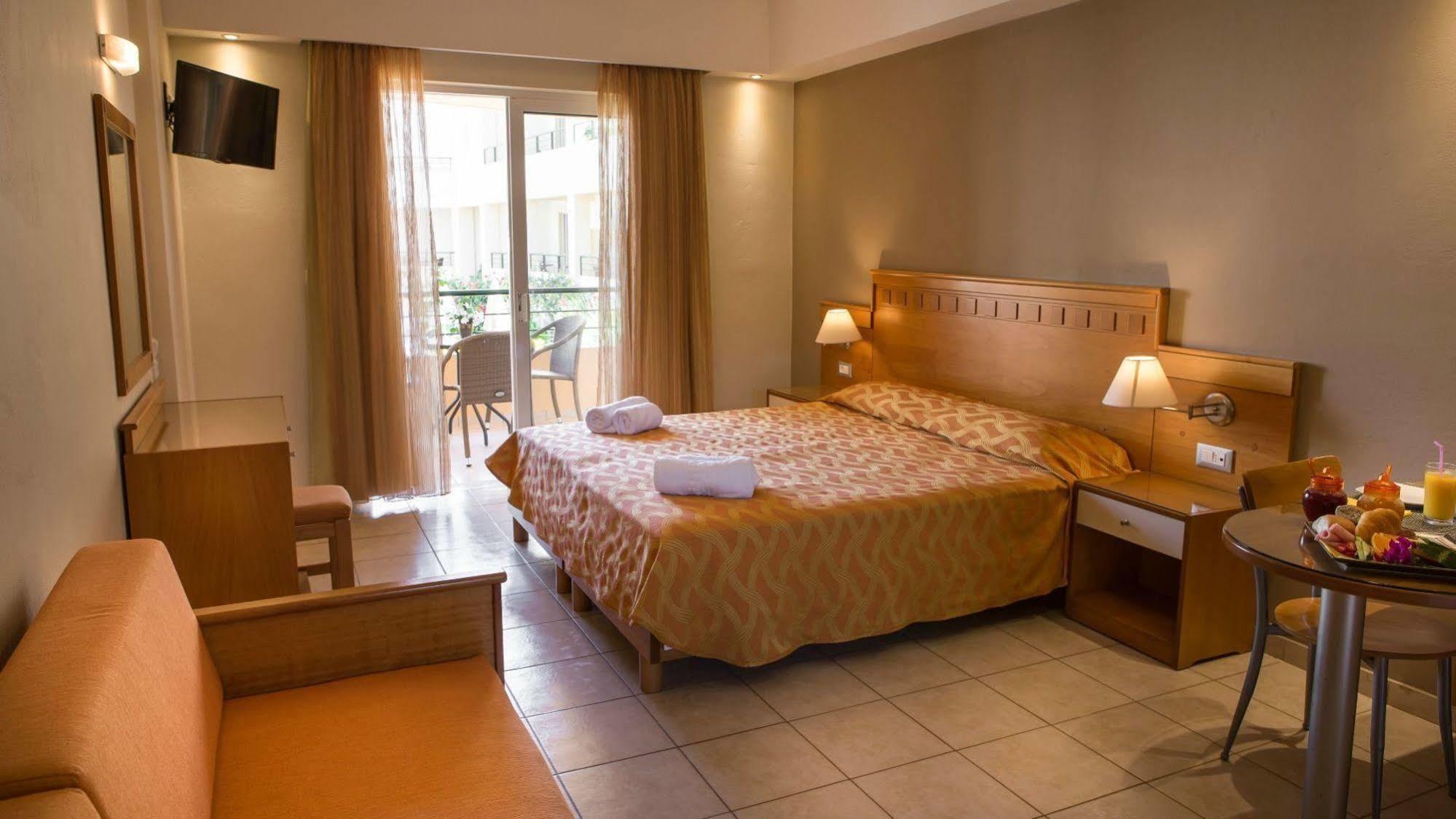 Helios Apartments Kato Daratso Luaran gambar