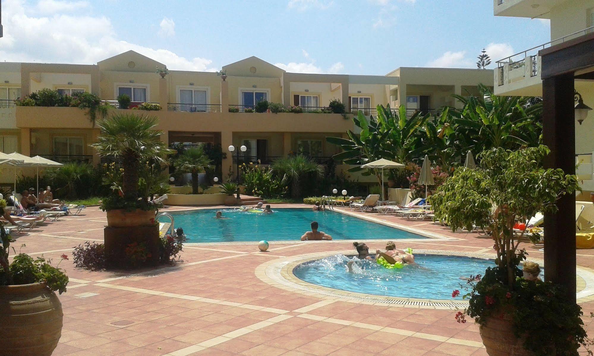 Helios Apartments Kato Daratso Luaran gambar