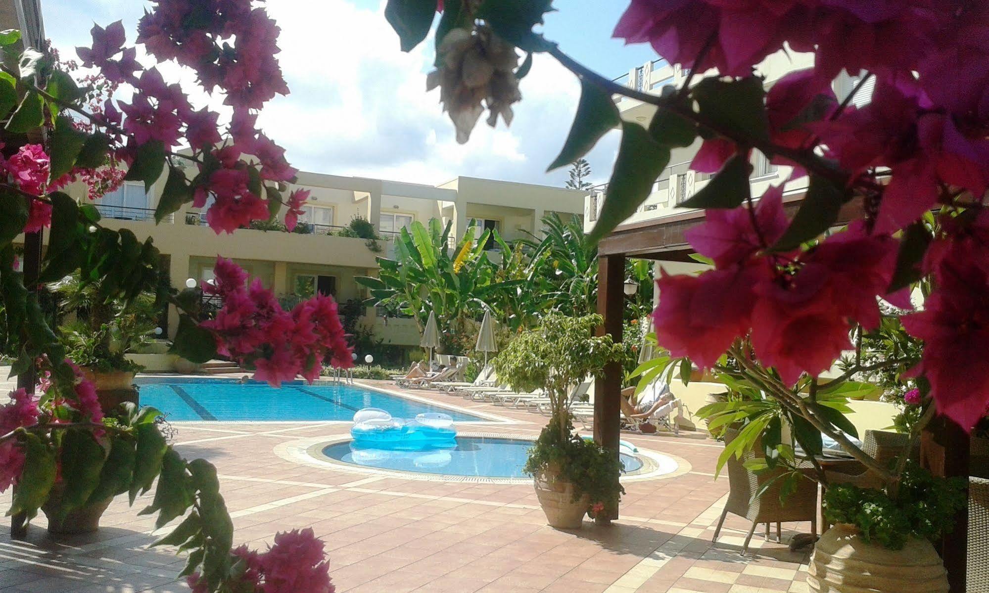 Helios Apartments Kato Daratso Luaran gambar