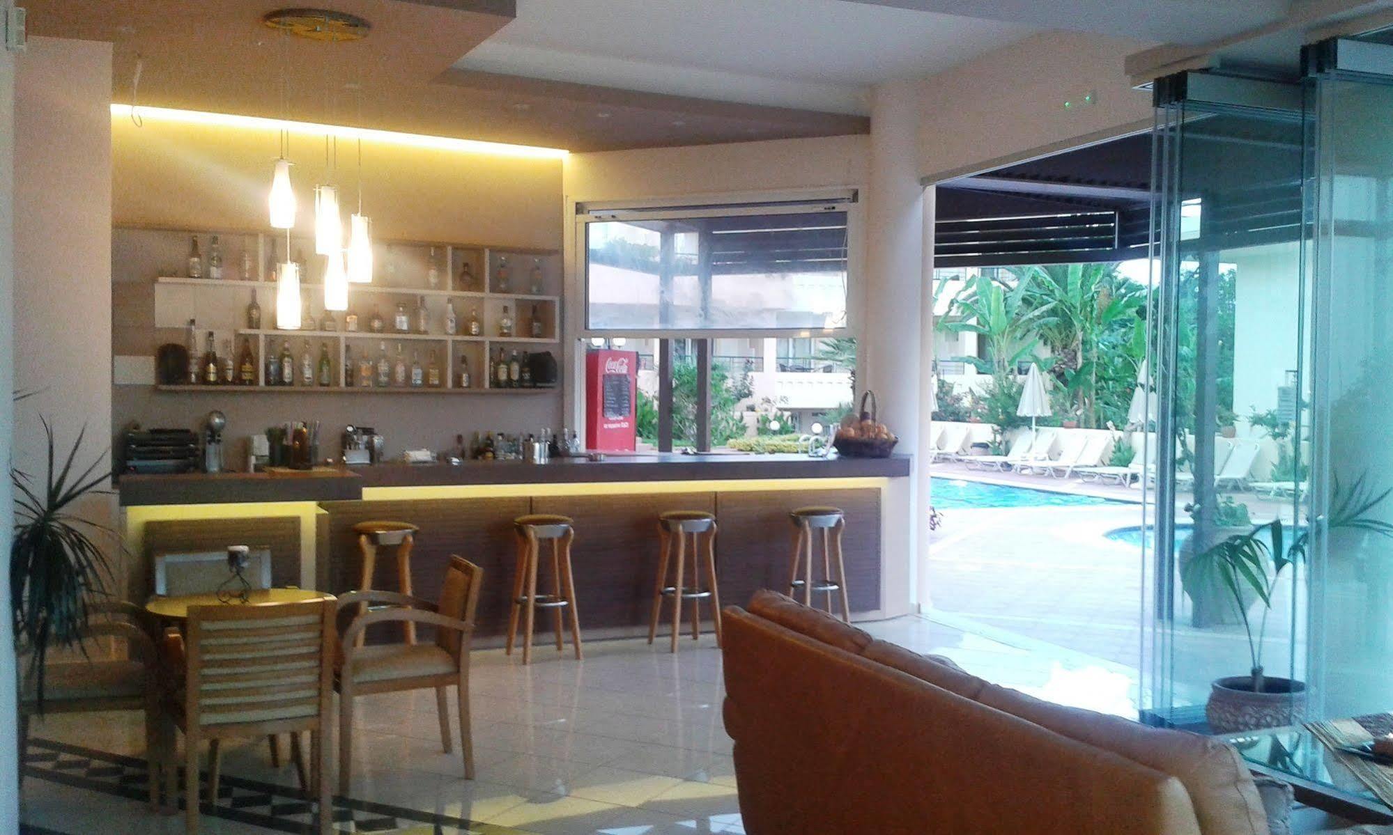 Helios Apartments Kato Daratso Luaran gambar