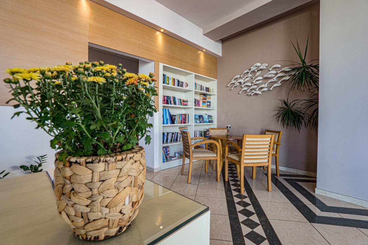 Helios Apartments Kato Daratso Luaran gambar